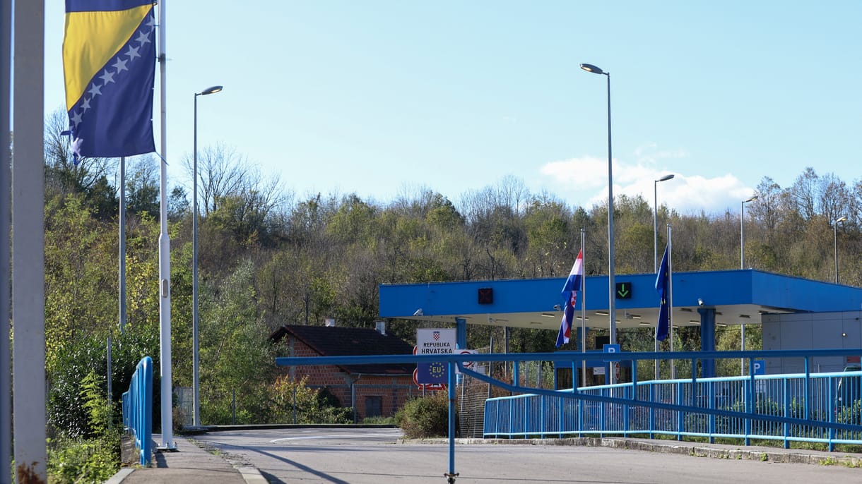 Letartóztatták az osztrák férfit, aki egy halott nővel a kocsijában próbált átjutni a bosnyák–horvát határon