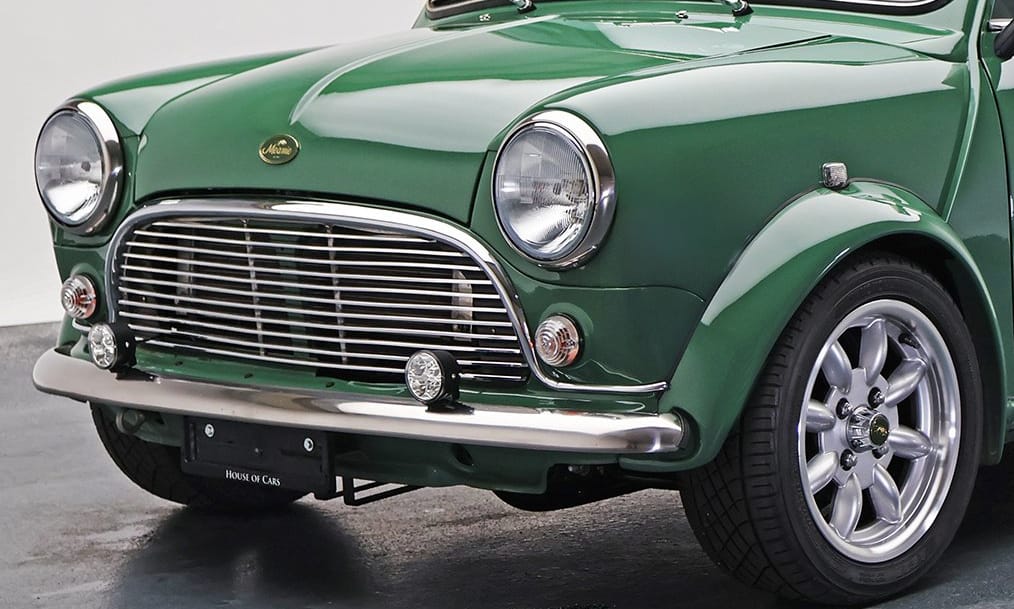 Cuki kisautónak tűnik, pedig igazi méregzsák ez a középmotoros Mini