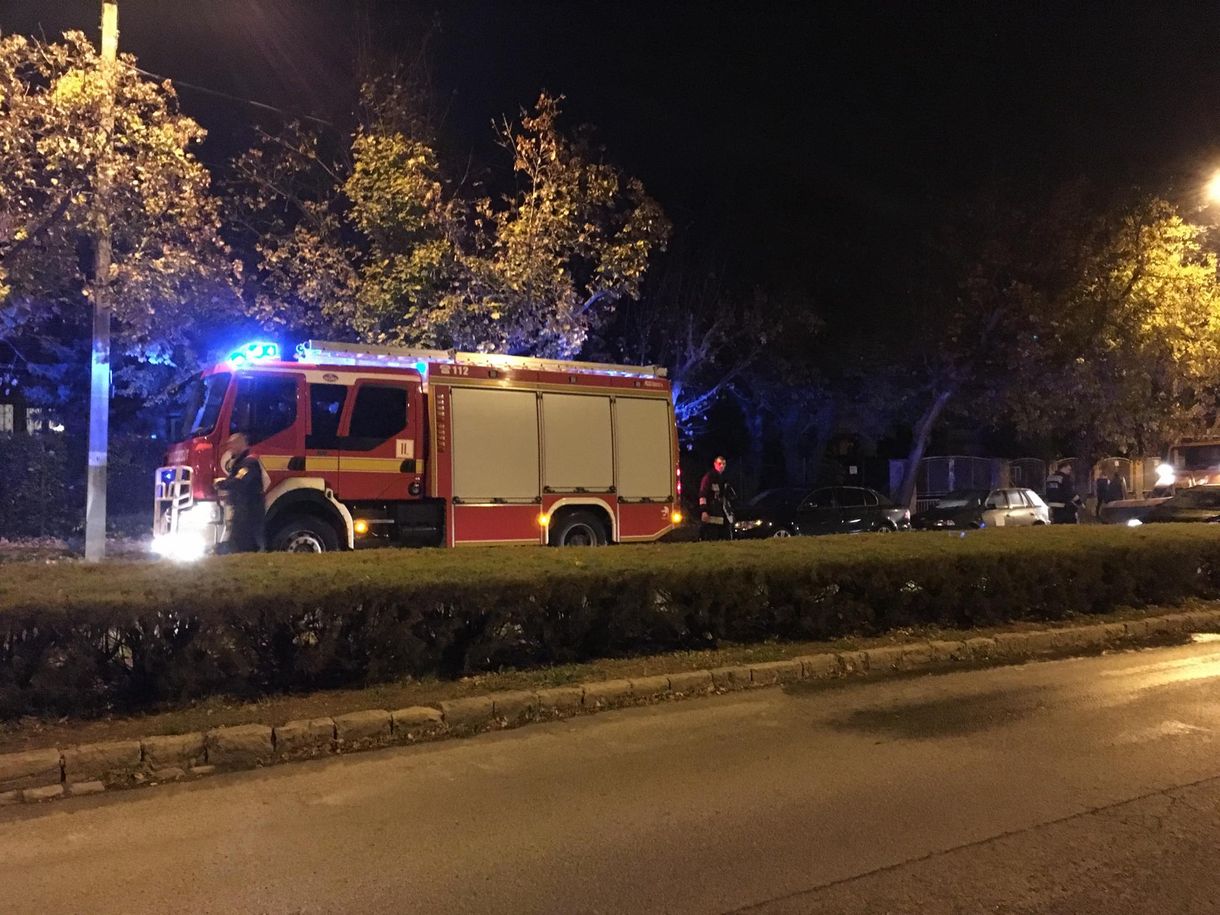 Kiégett egy autó a Pusztaszeri úton – fotók