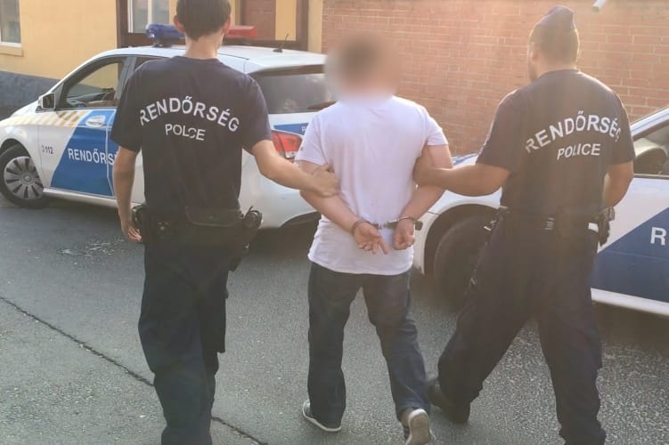 Az autótolvajok vezették el pimpelős garázsukba a rendőröket Zuglóból – videó