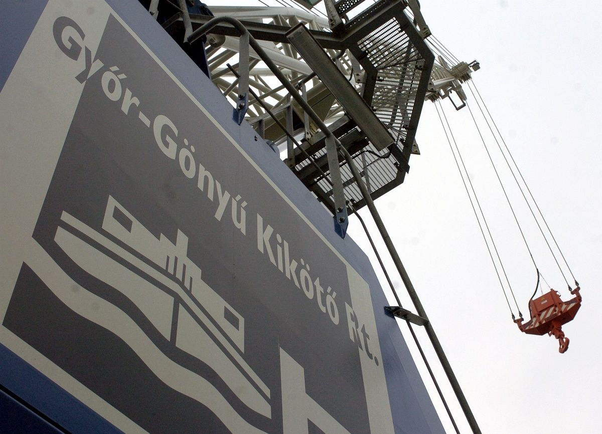 Nemrég alapított svájci cég veheti meg a gönyűi kikötő egy részét