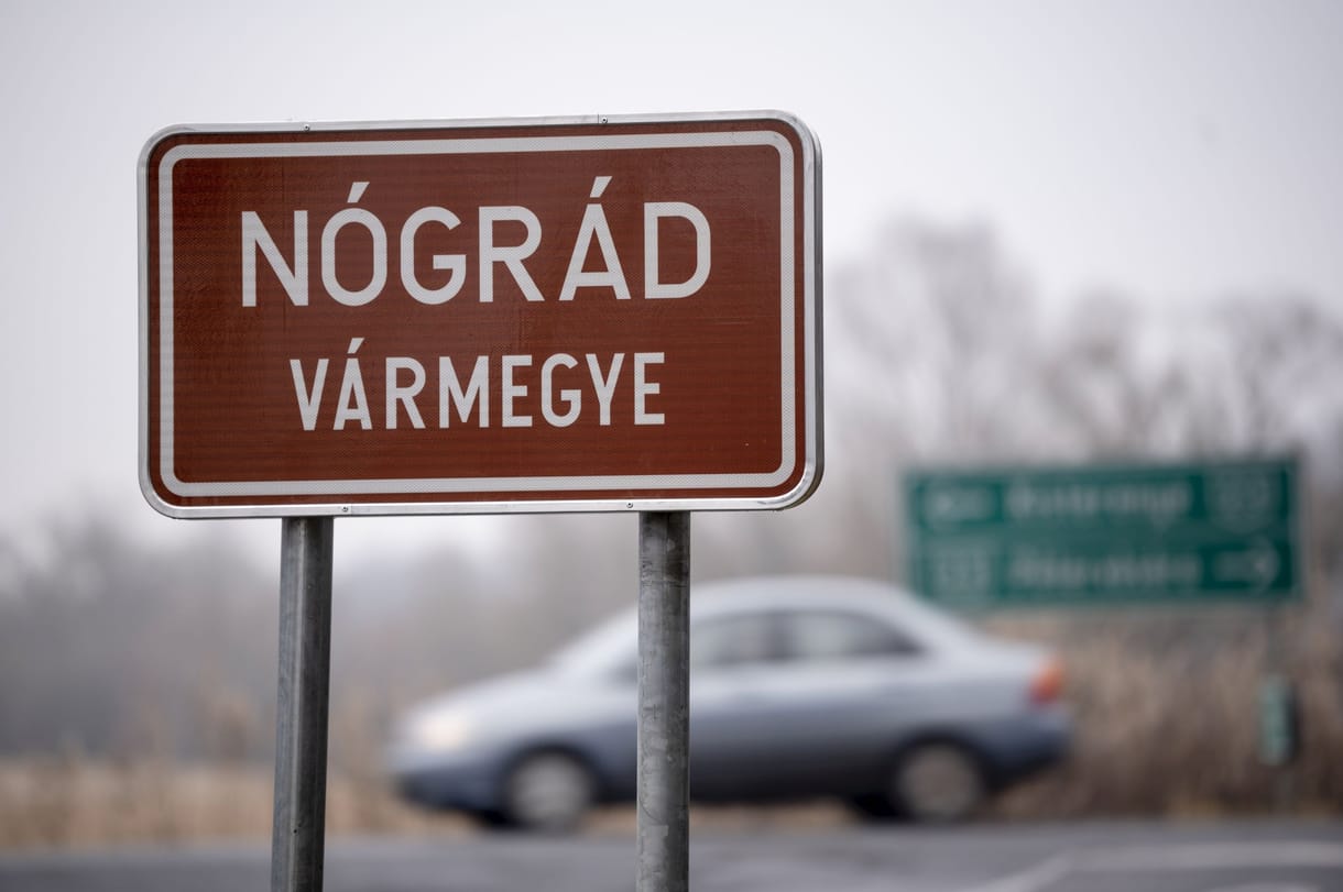 A kormány szerint még mindig korai firtatni, hogy mennyibe került a megyék vármegyére nevezése