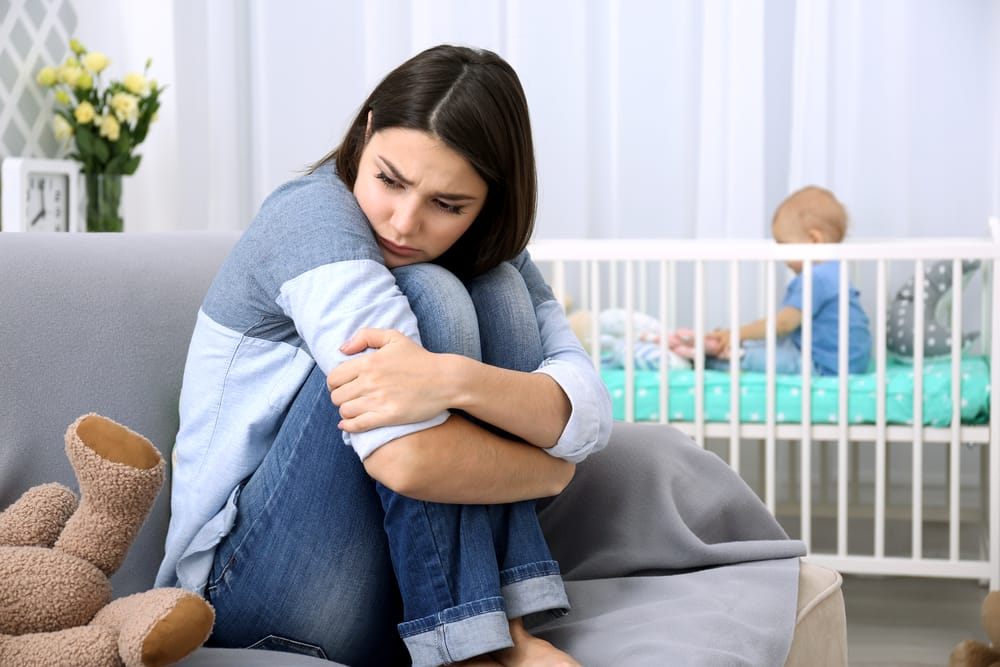 A környezet rengeteget tehet a depressziós anyákért, ráadásul meglepően egyszerű dolgokkal