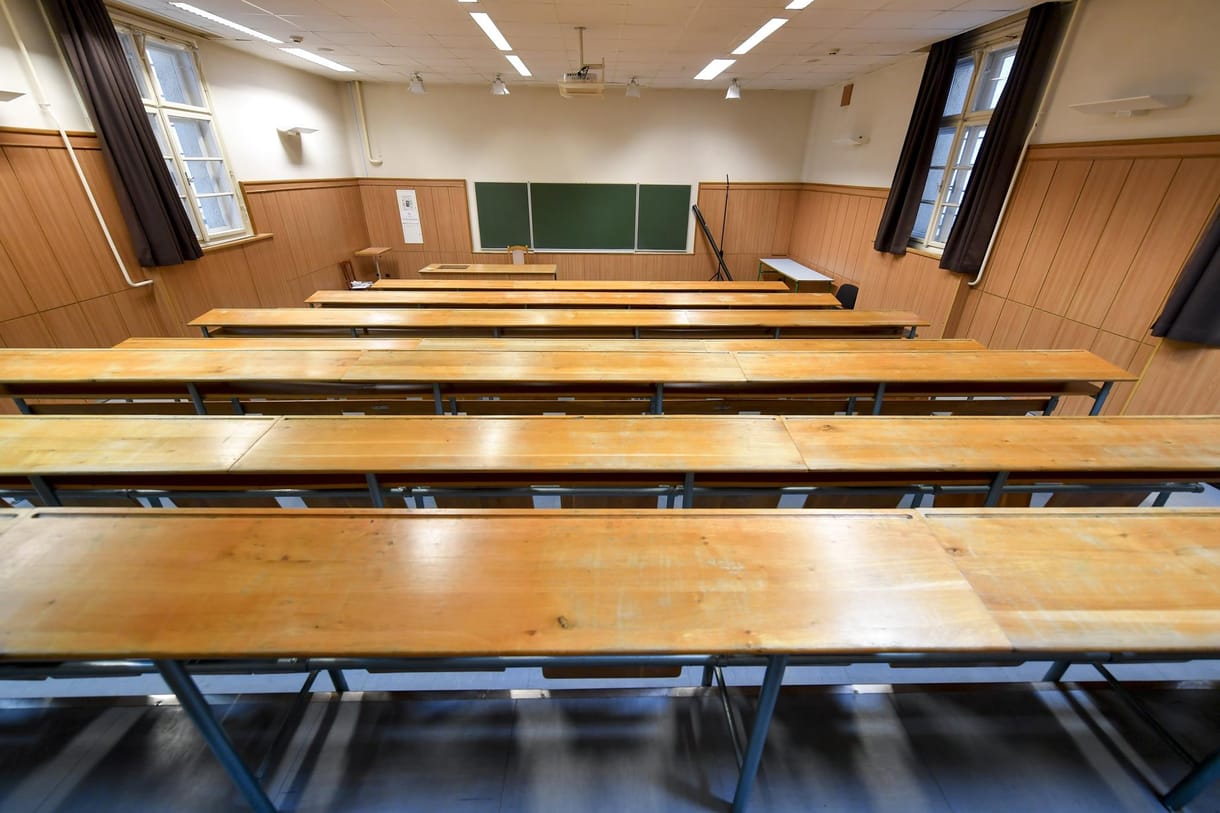 A Debreceni Egyetem több kara digitális oktatásra áll át