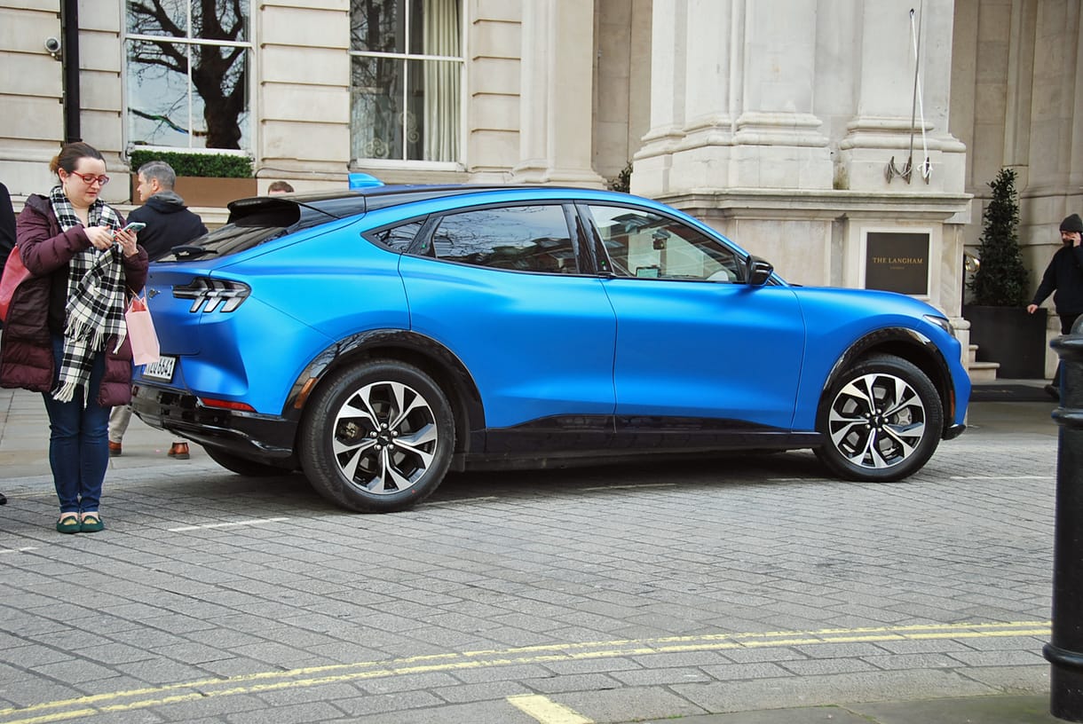 Kipróbáltuk a Mustang Mach-E-t, a Ford elektromos kirakatautóját