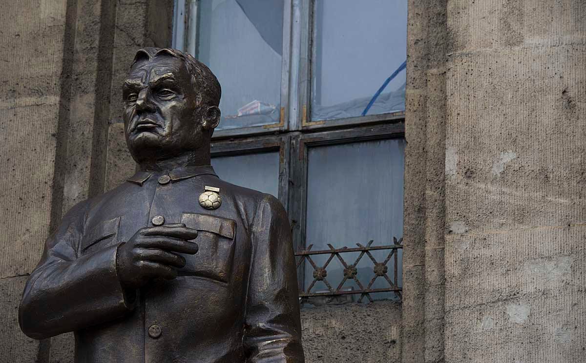 Kónya Péter szívesen menne börtönbe az Orbán-szobor miatt