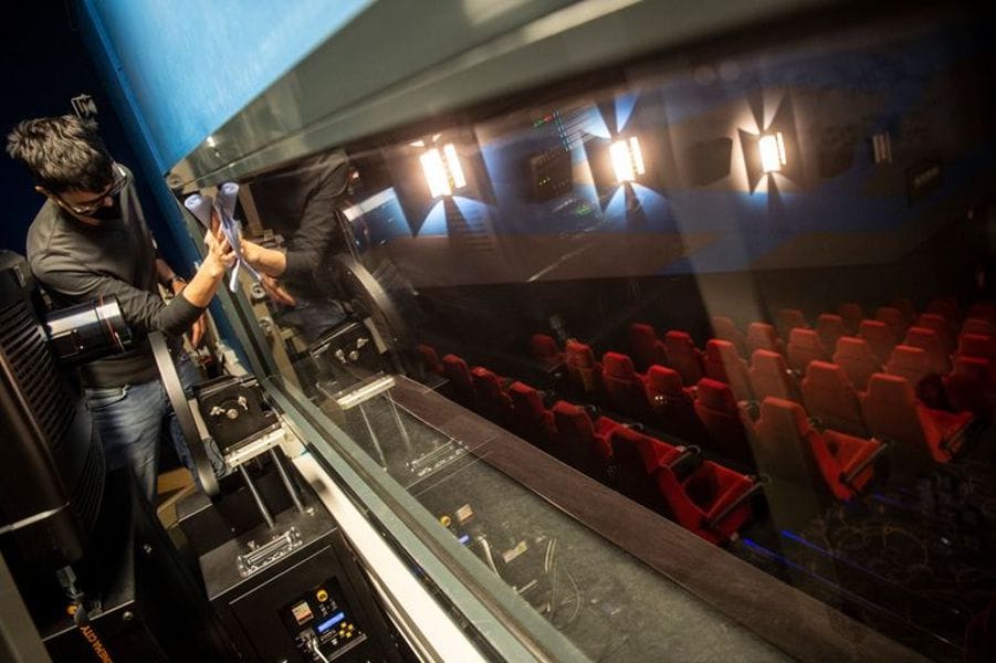 Nagytotálkár: már nincs miből és hova hátrálniuk a moziknak