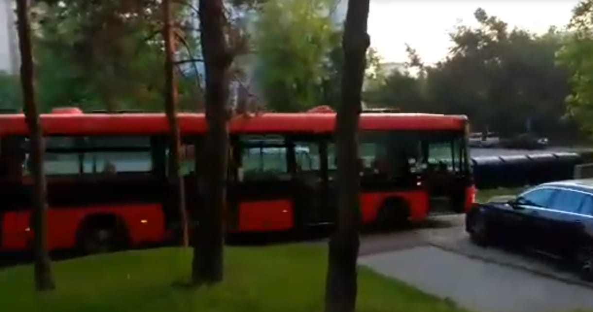 Letarolta a fél utcát egy elszabadult pozsonyi busz