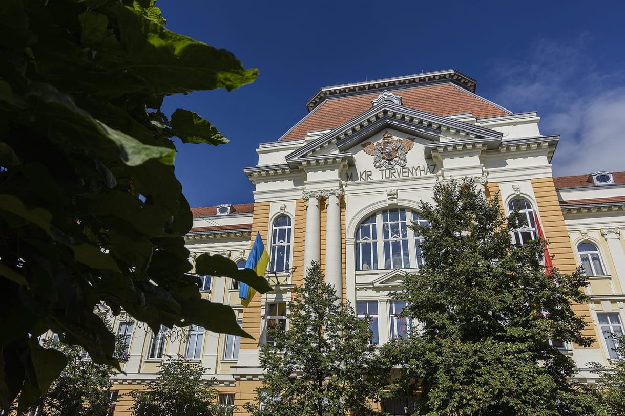 Megint „elszámolta” magát a kormány: az eredetileg tervezett sokszorosa ment az egyházaknak és a határon túlra 