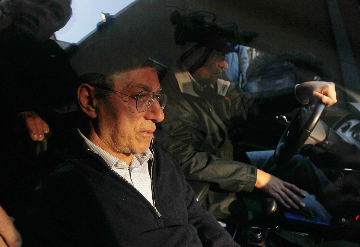 Mégsem tér vissza a lemondott Umberto Bossi 