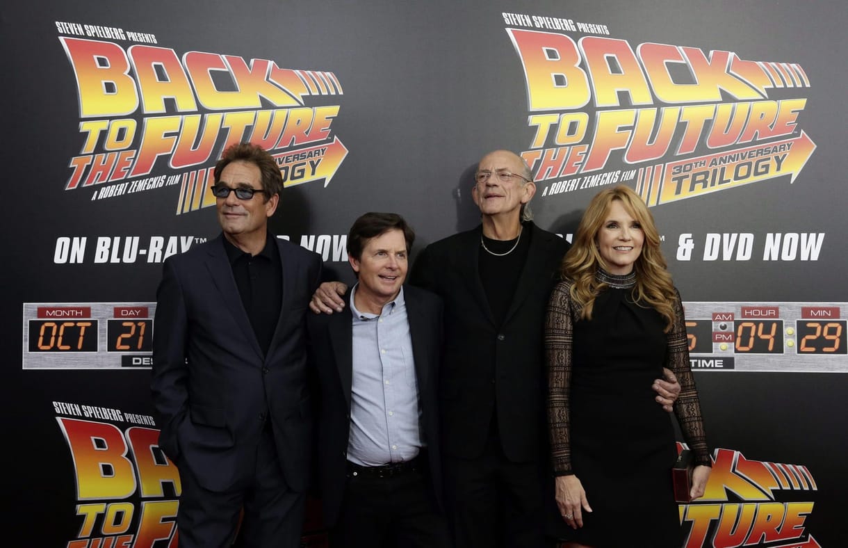 Fotó: Doki és McFly együtt pózoltak a Vissza a jövőben vetítésén