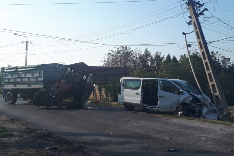 Heten megsérültek egy balesetben Dobozon