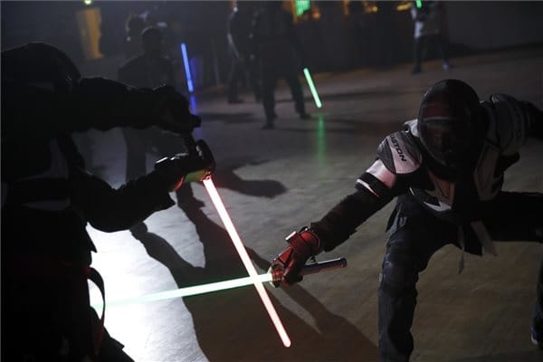 Jedi lovagok figyelem: a franciáknál versenysport lett a fénykardozás