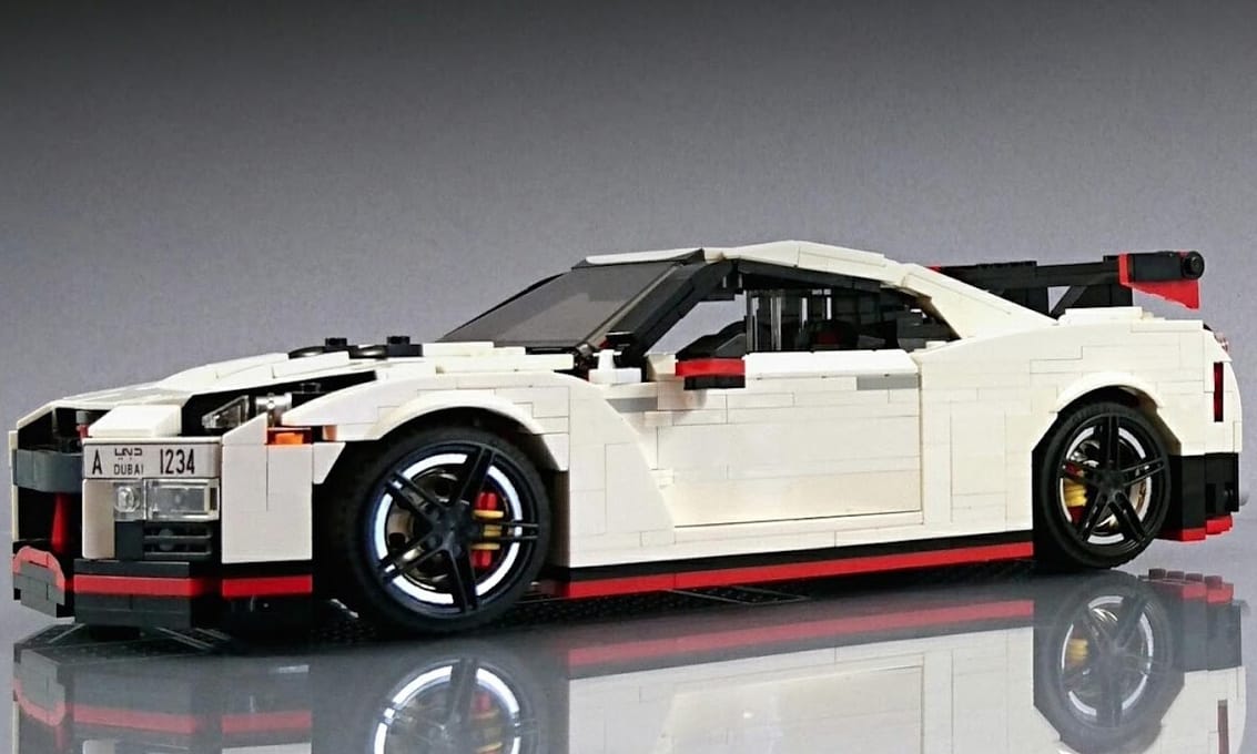 Szupermenő Nissan GT-R Legóból