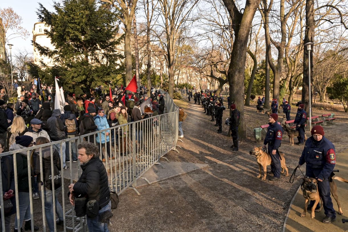 Nem elég a bizonyíték az ügyészségnek a szivárványzászlósokat megverőkkel szemben
