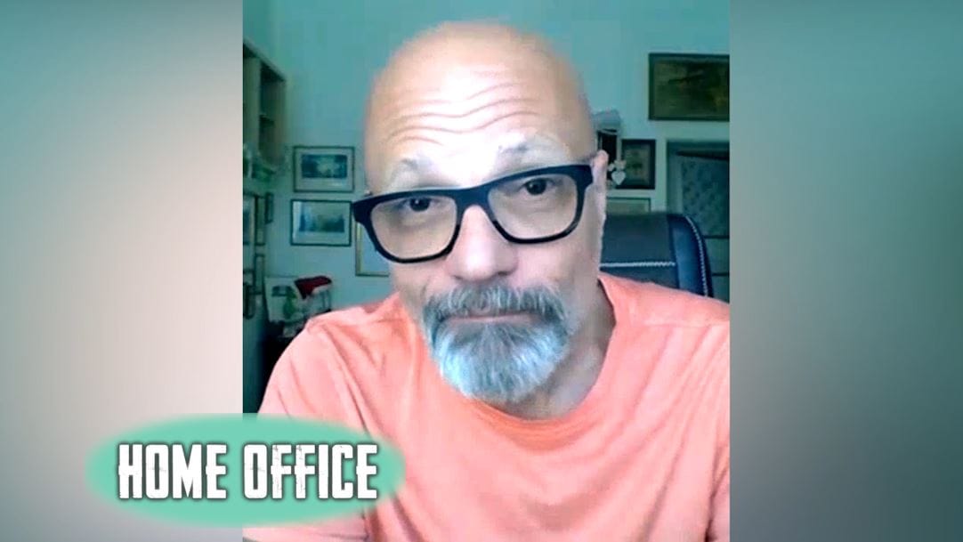 Zacher Gábor a Home office-ban: 