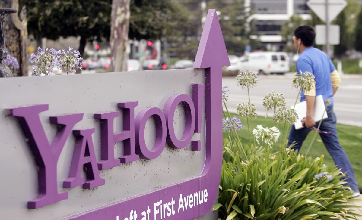 Beperelte a Yahoo a Facebookot