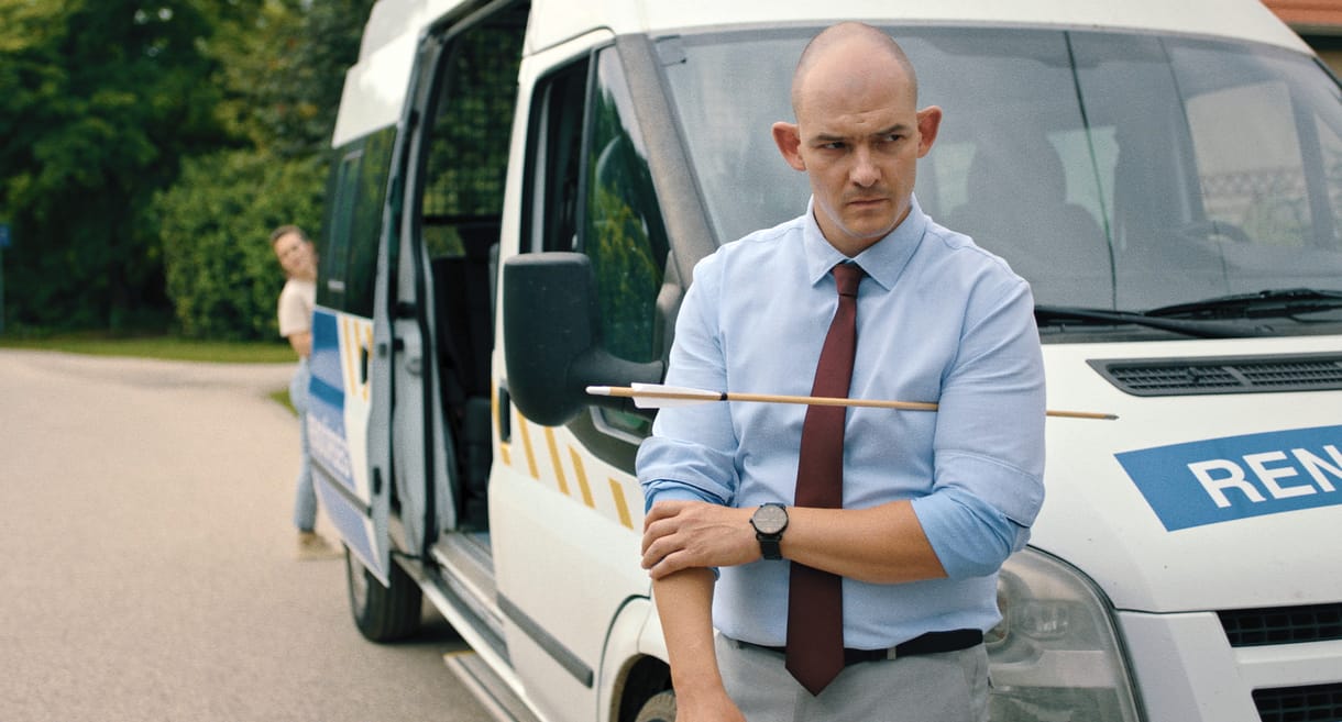 Sintérrel és túsztárgyalóval próbálják kilakoltatni a fegyverrel védekező nőt egy új filmben