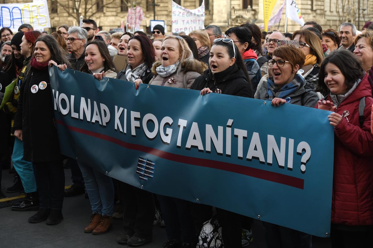 PDSZ: Tíz év múlva a tanárok fele eltűnhet a rendszerből – az iskola már gyerekmegőrzésre sem lesz alkalmas