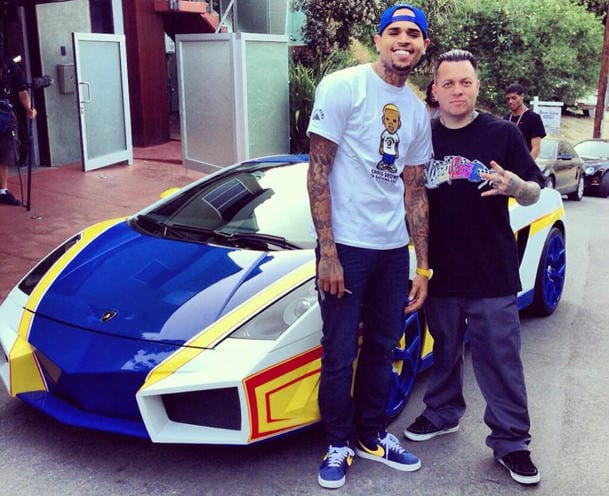 Őrizetbe vették Chris Brownt, miután egy nő segítséget kért