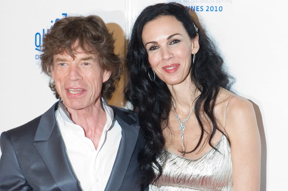 Mick Jagger egy koncertet hagy ki barátnője öngyilkossága miatt
