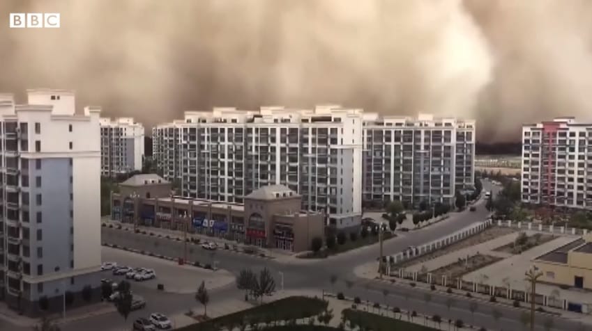 Félelmetes videó: ilyen az, amikor egy kínai várost elér egy homokvihar