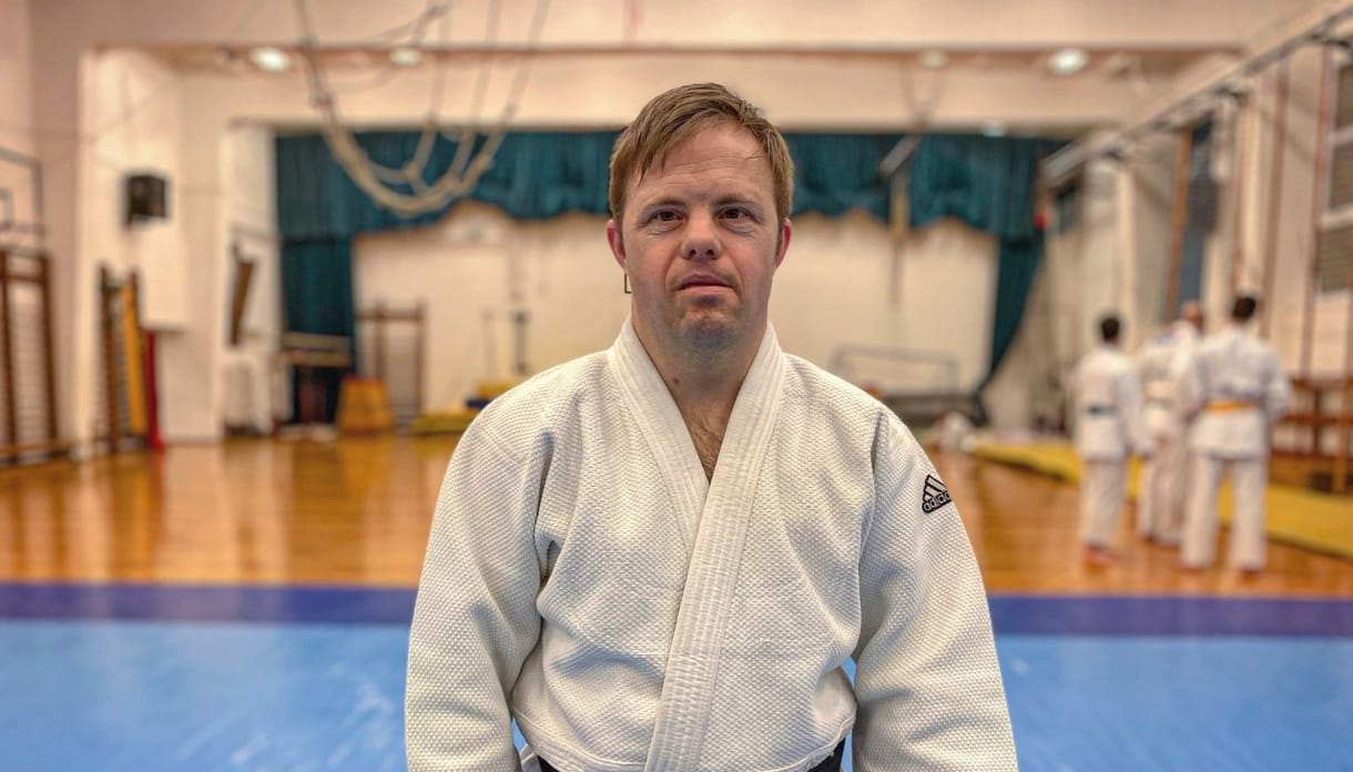 „Ezt úgy kell elképzelni, hogyha jól csinálom, örülnek” – a kétszeres, Down-szindrómás olimpikon, Kovács Mihály ’Misu’ története – videó 