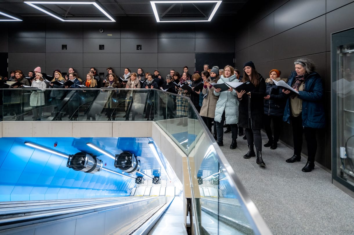 Szokatlan módon köszönte meg Karácsony Gergely a két újonnan átadott metrómegállót