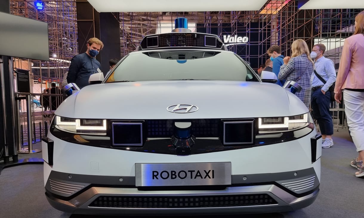 Teljesen önvezető Hyundai robotaxik bukkannak fel az utakon – videó