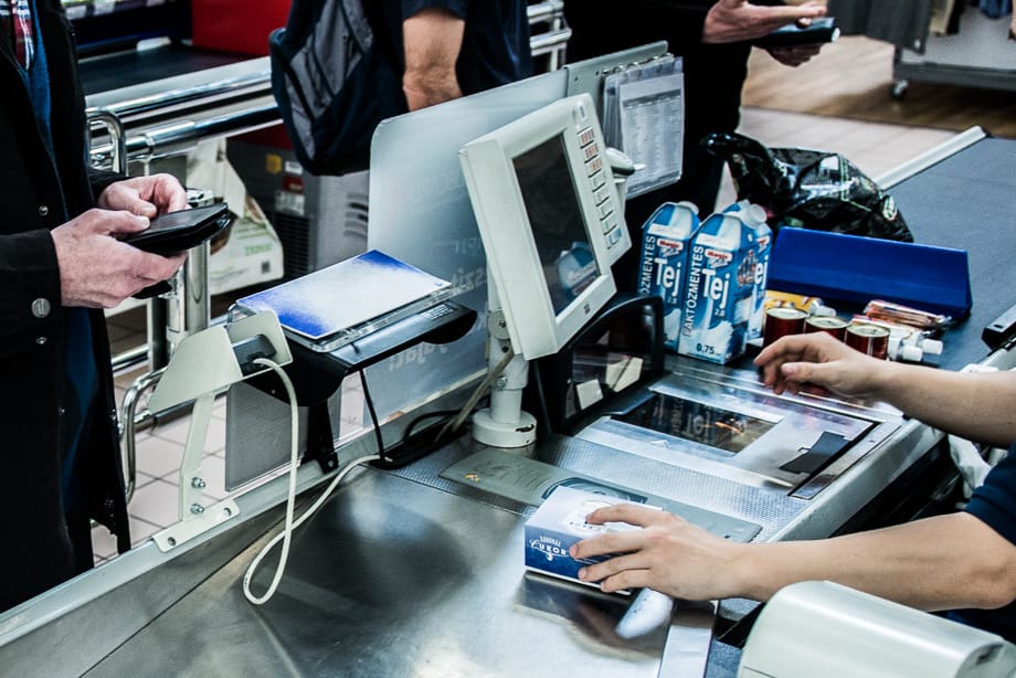 Népszabadság: Több ezer munkahelyet buktunk az orbáni multiellenesség miatt