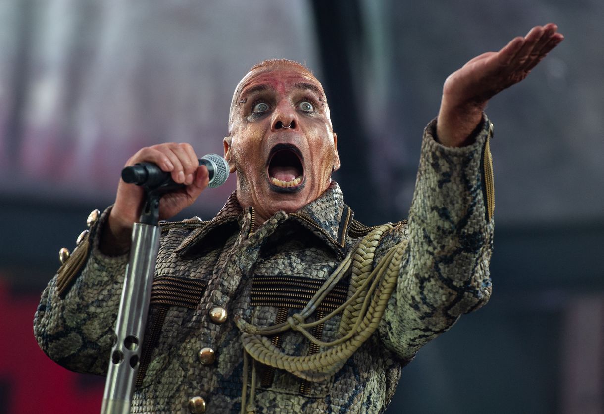 Megszüntették a nyomozást a Rammstein énekesével szemben, nincs elegendő bizonyíték arra, hogy bárkit szexuálisan bántalmazott volna