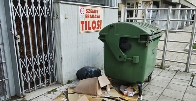800 tonna bontási törmeléket tárolt egy vállalkozó a cége telephelyén, vádat emeltek ellene