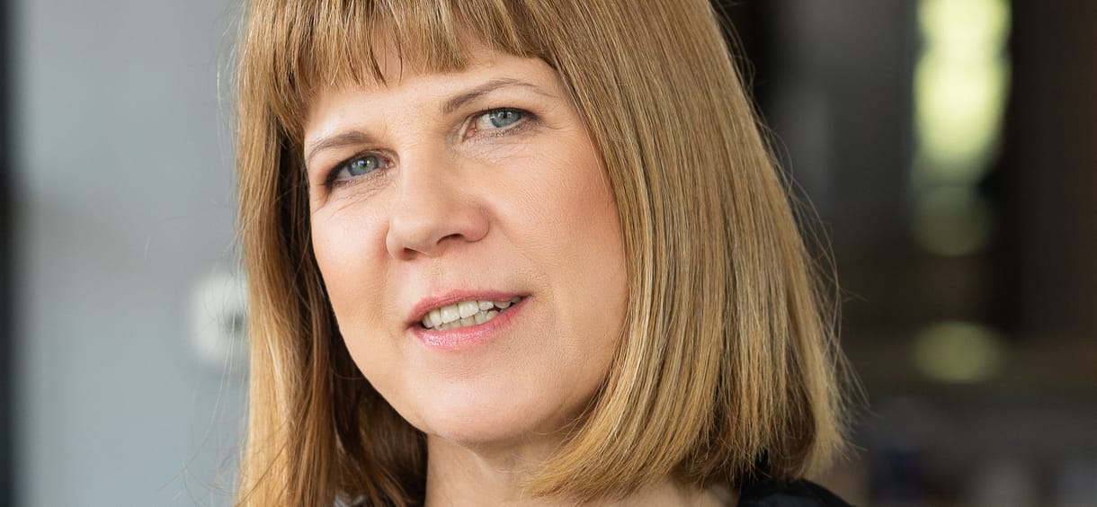 Szvetelszky Zsuzsa szociálpszichológus: Íme, egy könyv arról, miért vonzódunk a történetekhez, és azok hogyan formálnak bennünket