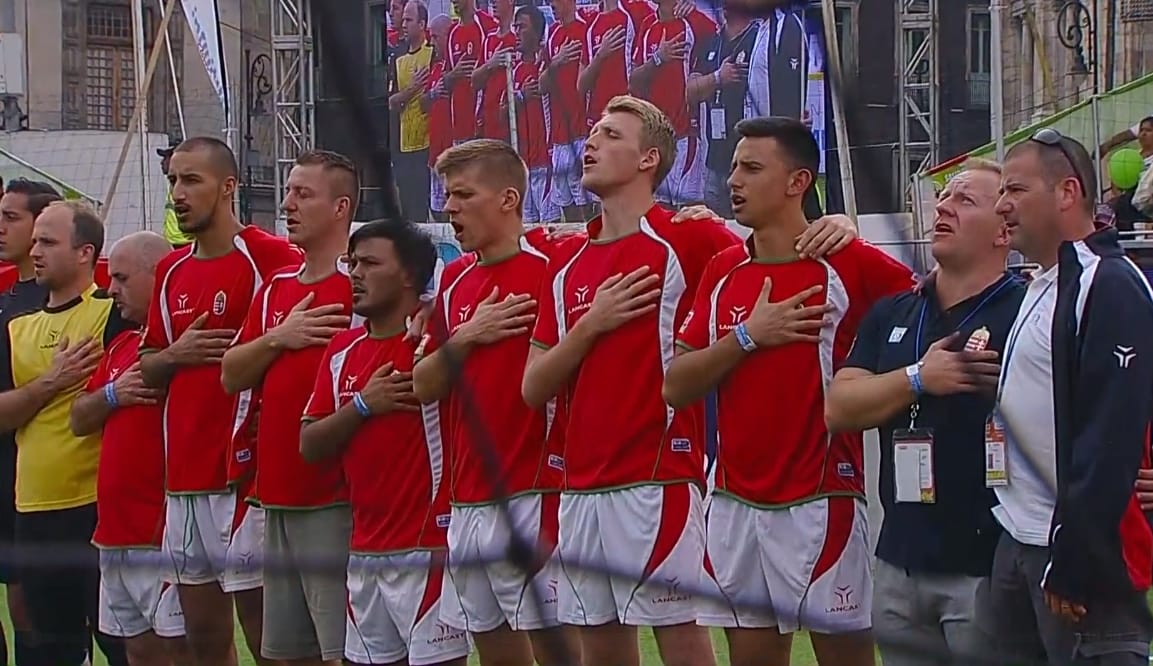 Bronzérmet nyert a focivébén a magyar hajléktalan-válogatott – videó