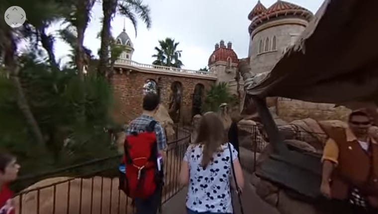 Százezer alkalmazottja fizetését állította le a Disney