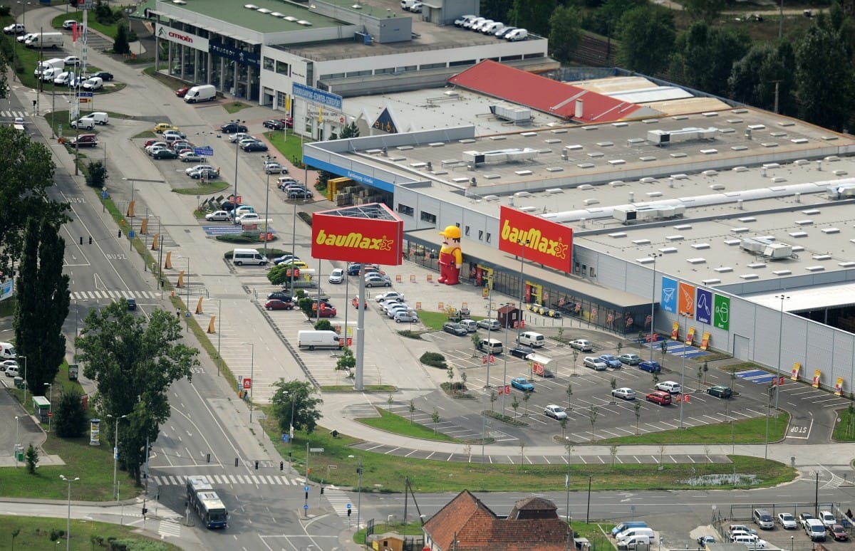 Kivonulhat a Baumax Magyarországról?