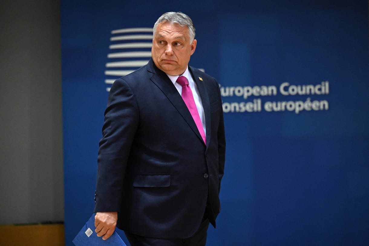 Die Welt-kommentár: Orbán a lengyel módszerrel zsarolja az EU-t