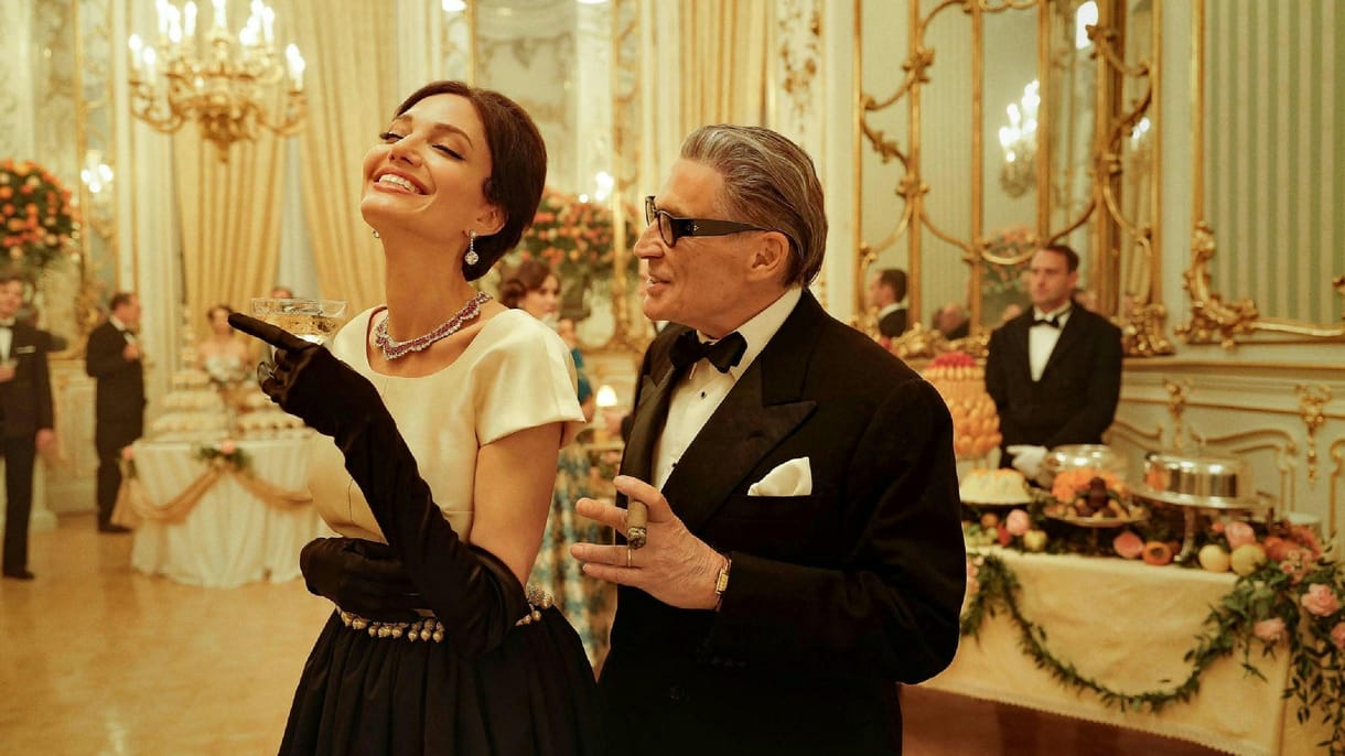 Angelina Jolie filmje hű tudott maradni Maria Callas akaratához, és meg merte mutatni, hogy hajómágnás szerelme csúnya volt