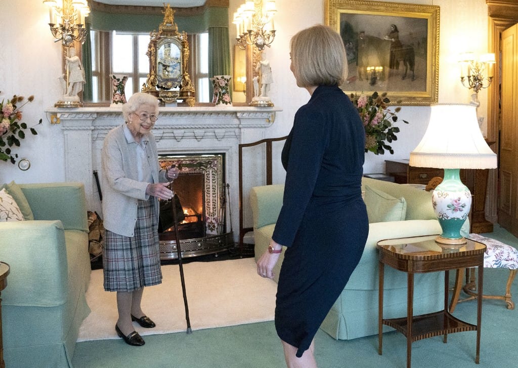 Hivatalosan is Liz Truss az Egyesült Királyság új miniszterelnöke