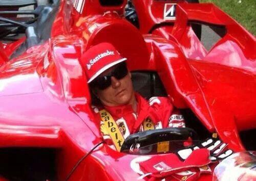 Räikkönen Ferrarival fog száguldozni a Lánchídon