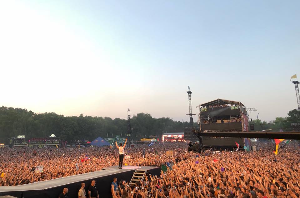 Kenyérre kente Shawn Mendes a tiniket a Szigeten