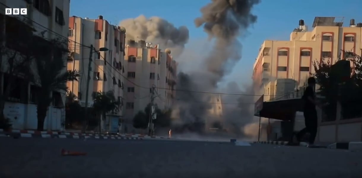 Így figyelmeztetett telefonon Izrael egy gázai fogorvost egy lakóövezet lebombázása előtt – videók