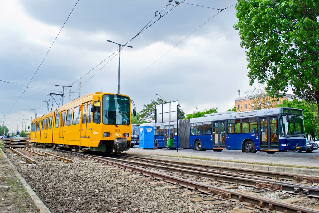 Megpofoztak egy villamosvezetőt Kőbányán