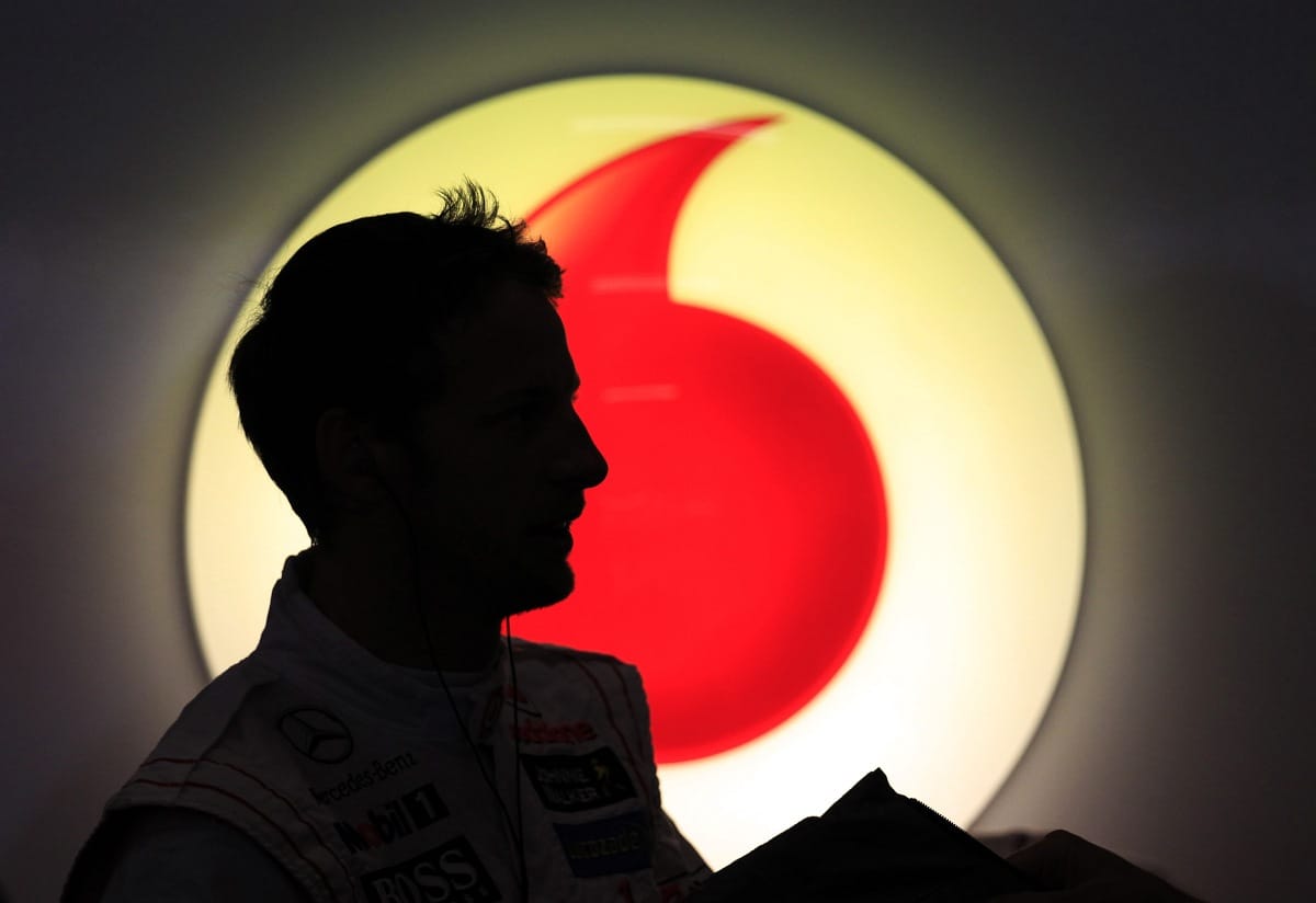 Jenson Button Budapesten száguldozik május 1-én