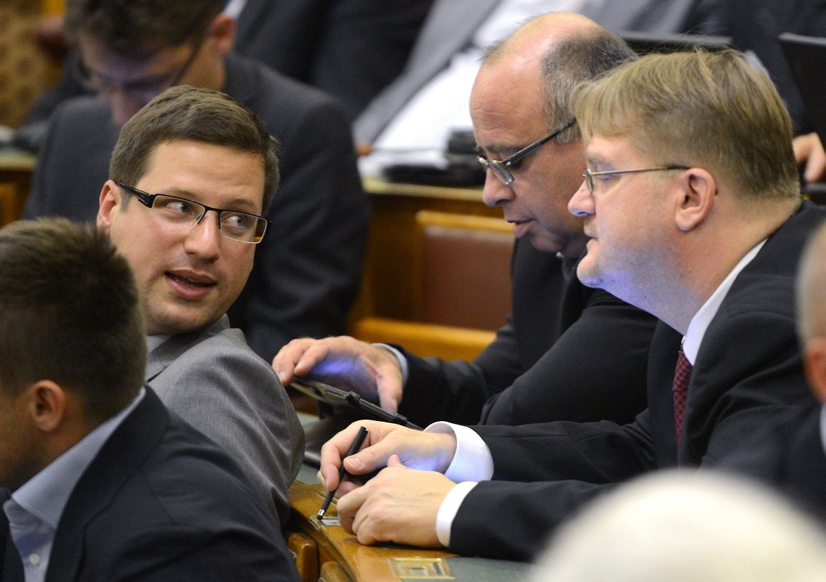 Még júliusban is nagy lesz a forgalom a Házban