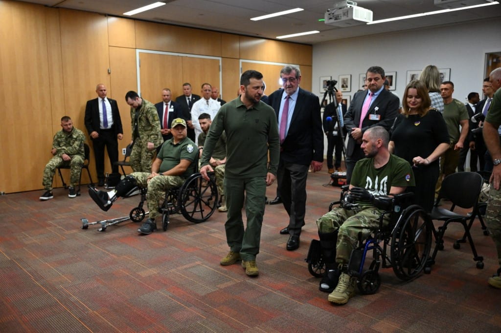 Zelenszkij sérült ukrán katonákat látogatott meg New Yorkban az ENSZ közgyűlése előtt