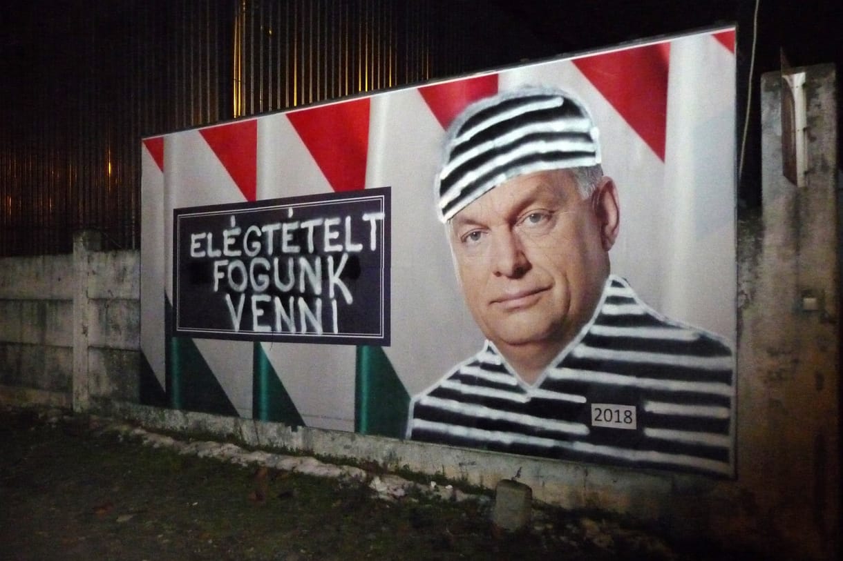 Ab: Nem kell leszedni a Kúria által elmeszelt Fidesz-plakátokat