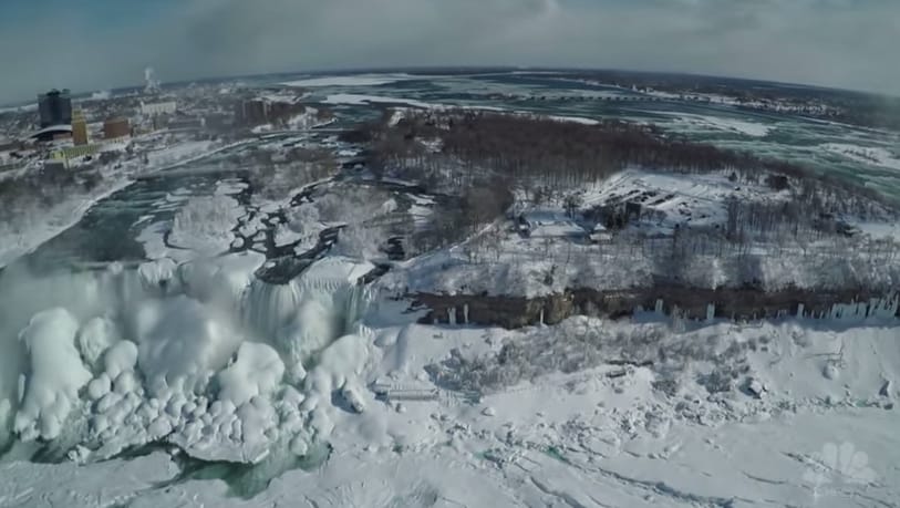 Ahogy még nem láthatta: videón a befagyott Niagara-vízesés