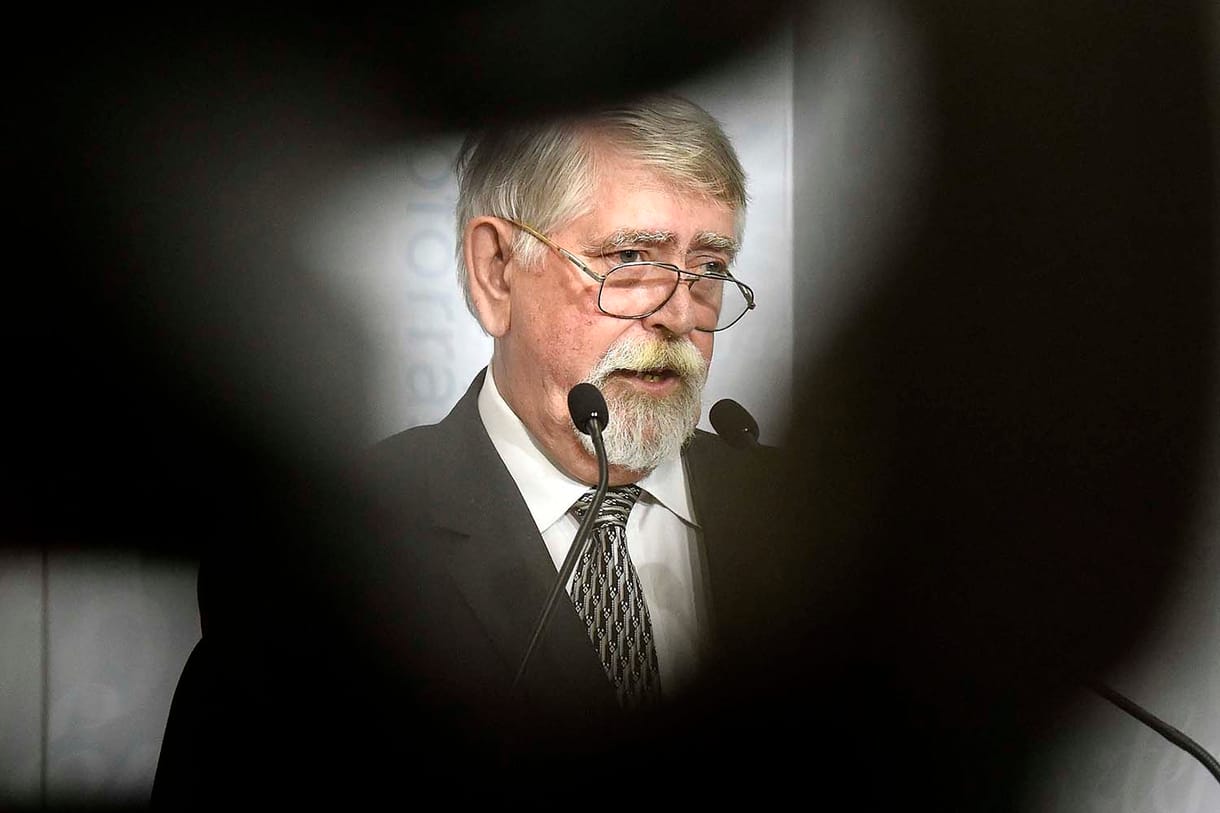 Kásler Szikora-koncertet, Raffay-könyvkiadást és kormánybarát híreket is milliókkal támogat