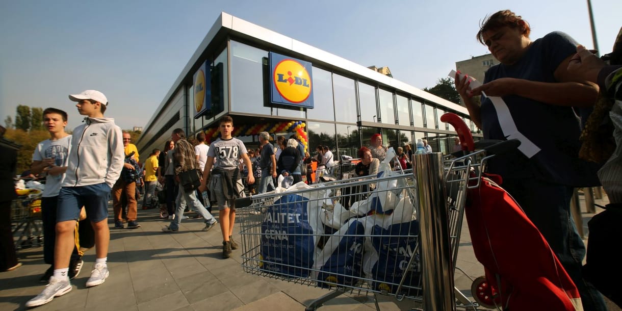 Vékonyabb műanyag palackokkal tesz a környezetért a Lidl